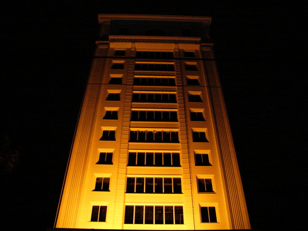 yellow-building-1561908